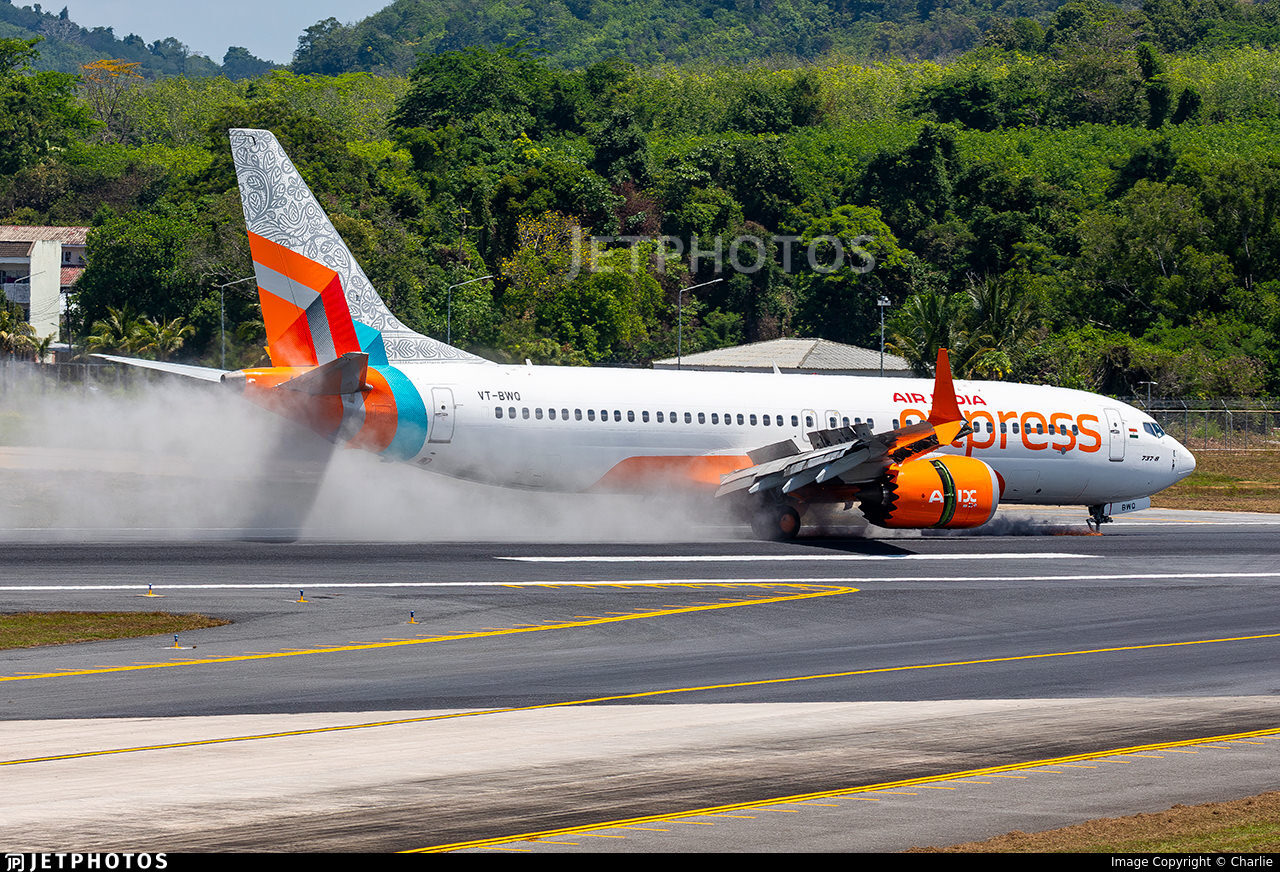 Air India Express 737 with missing nose wheel scraping along the runway in Phuket