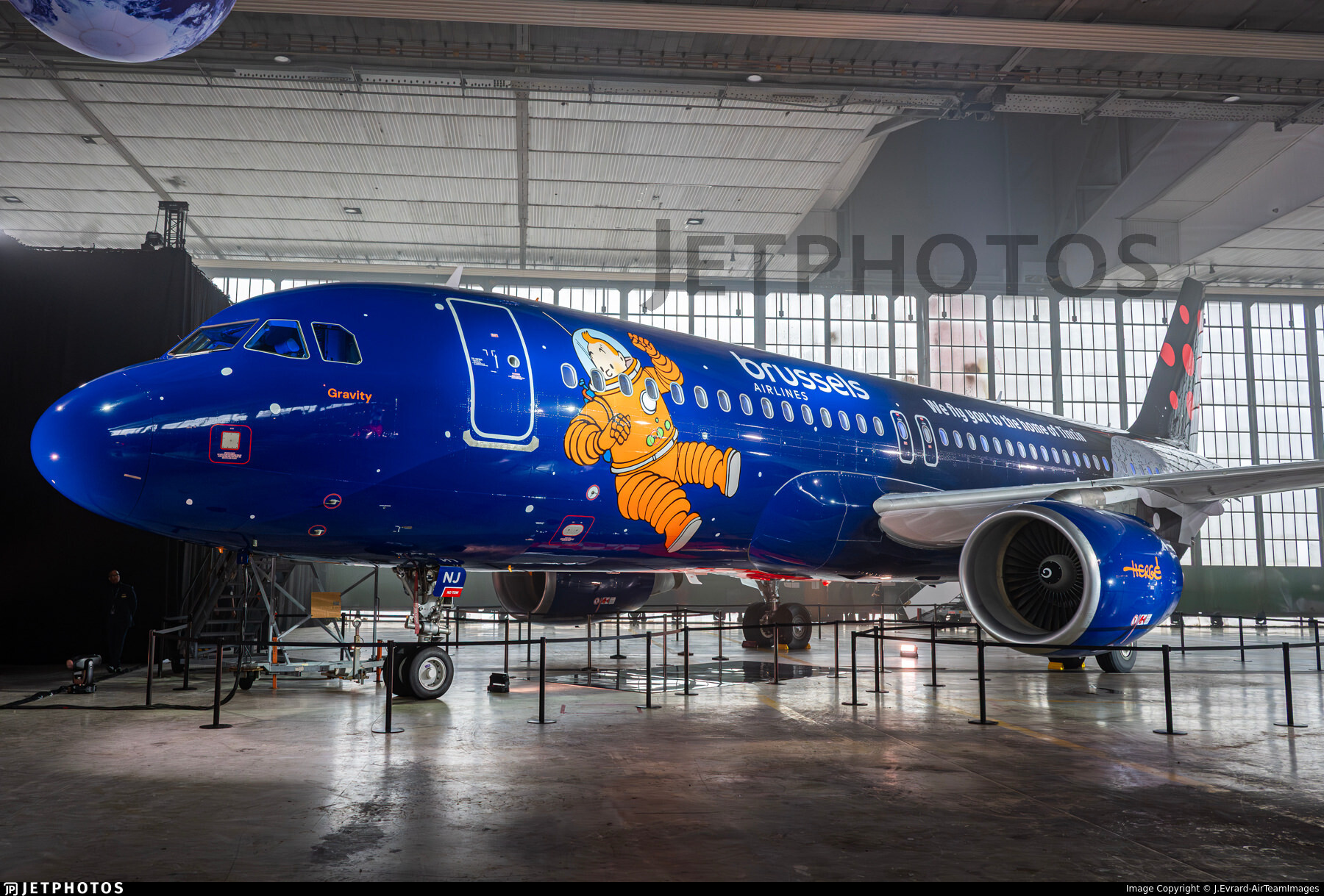 Brussels Airlines new Tin Tin moon livery A320