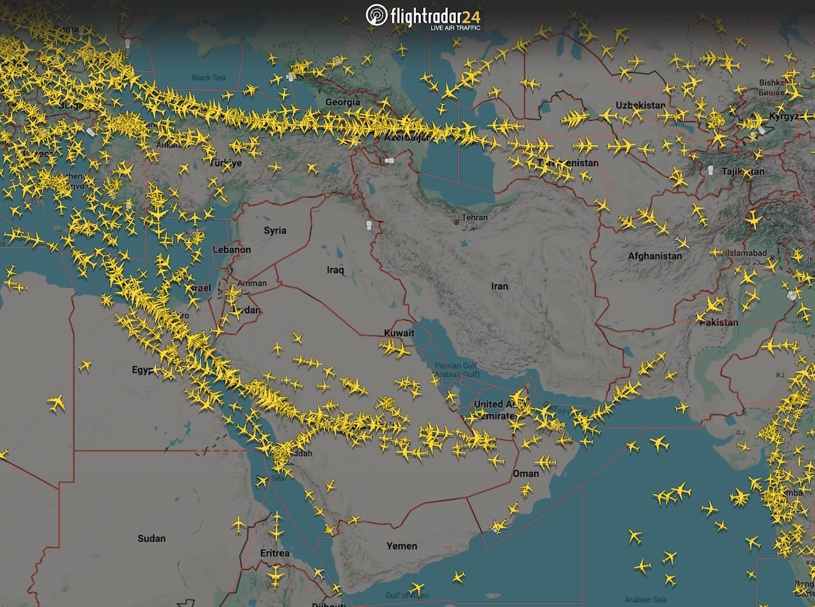 Current map of air traffic March 6 in the Middle East