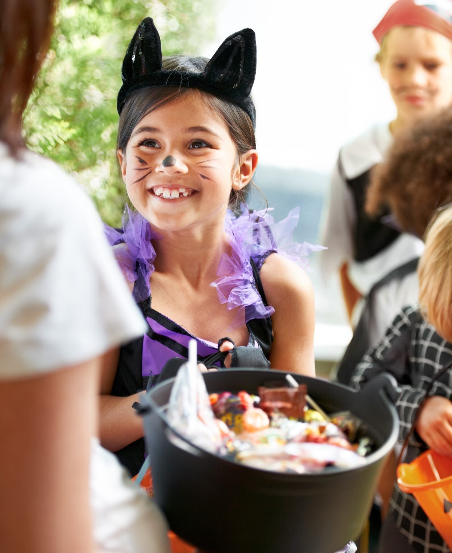 Our Allergy-Friendly  Halloween Candy & Chocolate Guide